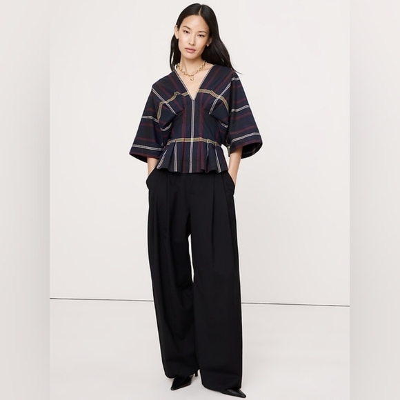 NWT Banana Republic Stretch-Cotton Pleated Top Large Navy Blue Plaid - Picture 2 of 5